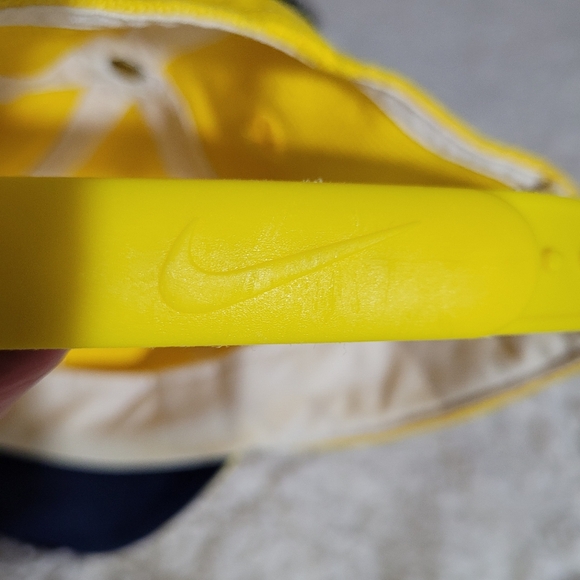 Great Nike Men’s Adjustable Hat Early 2000's Yellow w/Navy Blue Swoosh & Visor - Picture 10 of 10